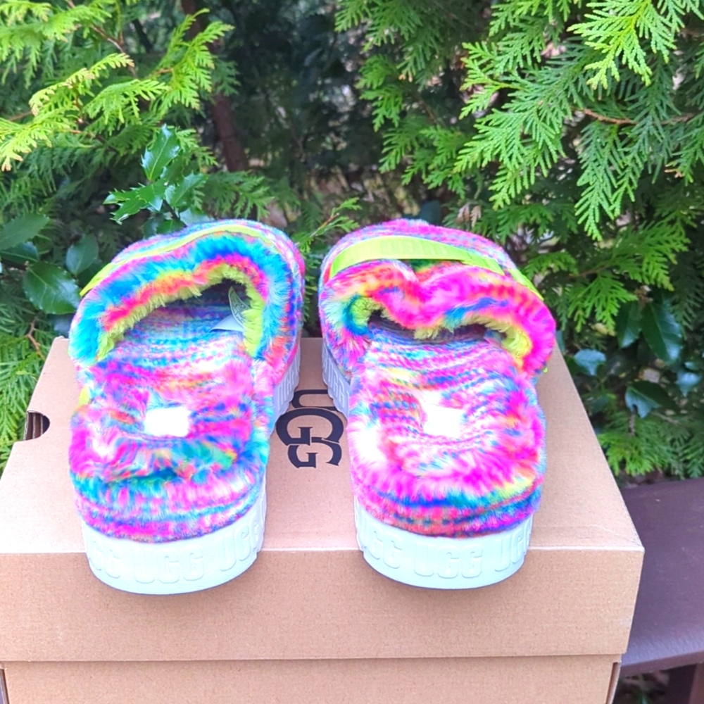 UGG Multicolor Fluffy Sandals - Picture 13 of 13
